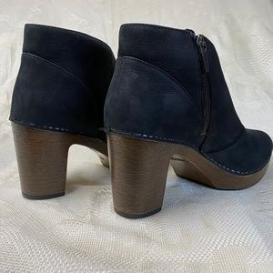Dansko Women’s 36 Black Suede, Open Toe, Side Zipper, Gorgeous Block Heel Boot